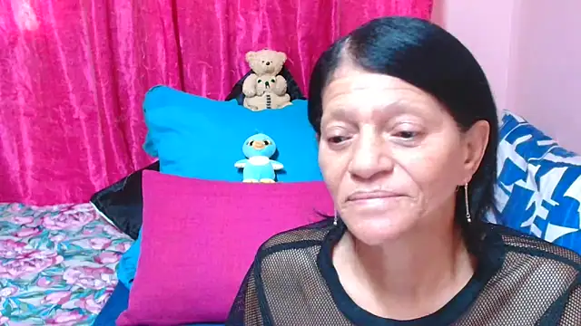 SLUTTYROXY live sex cam