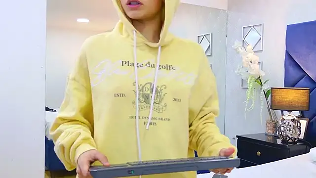 AshleyGingerr's cam snapshot