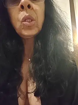 NakedMILFx's cam snapshot