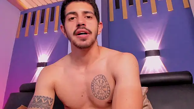 AlejandroStormm live sex cam