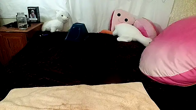 GamerGirlRoxyAndLee's cam snapshot