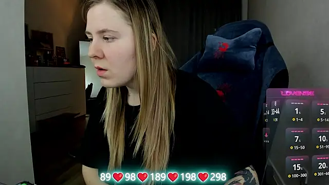 Olivia_Munk's cam snapshot