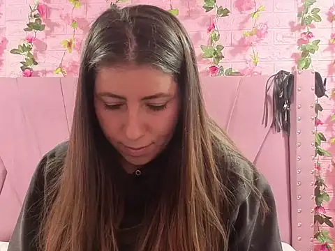 EmberCooper_'s cam snapshot