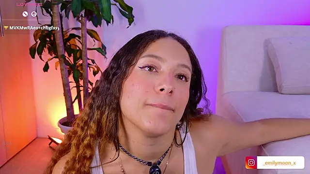 onlyemily_'s cam snapshot