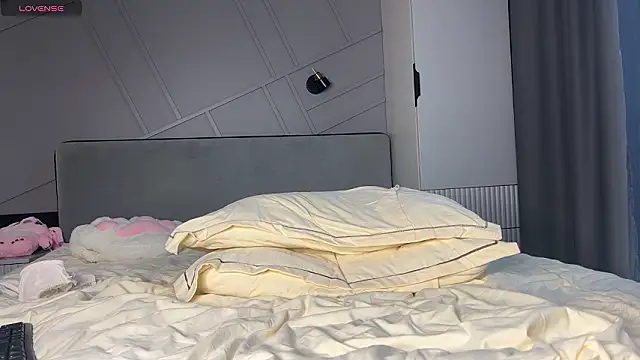 MiraJuicyJune's cam snapshot