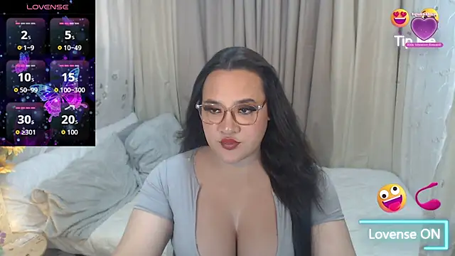 Hotcum_ella's cam snapshot