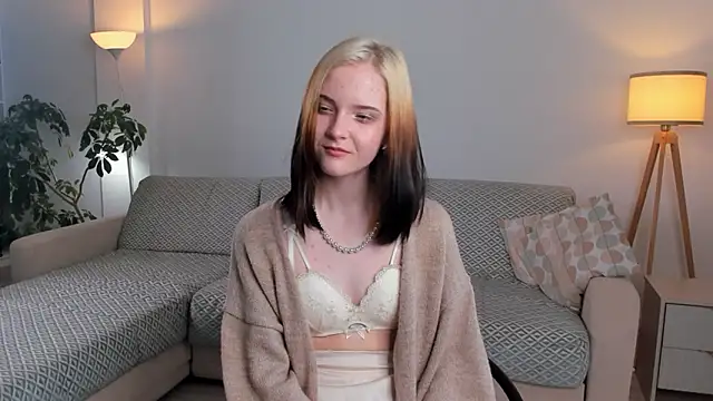 LishaSeirer's cam snapshot