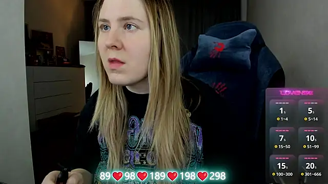 Olivia_Munk's cam snapshot