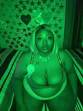 Chocolatebunnyxx96's cam snapshot