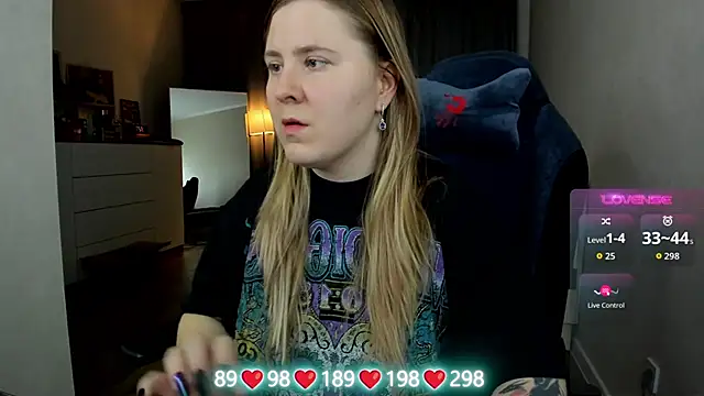 Olivia_Munk's cam snapshot