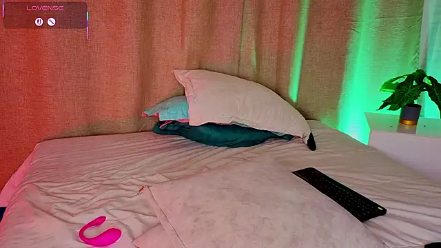 mia_bonneett's cam snapshot