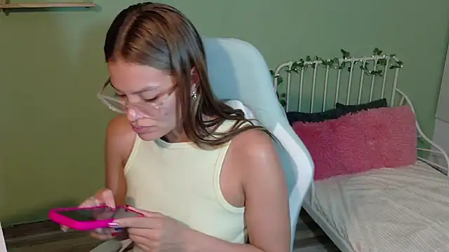 Emerald_Sparkles_'s cam snapshot