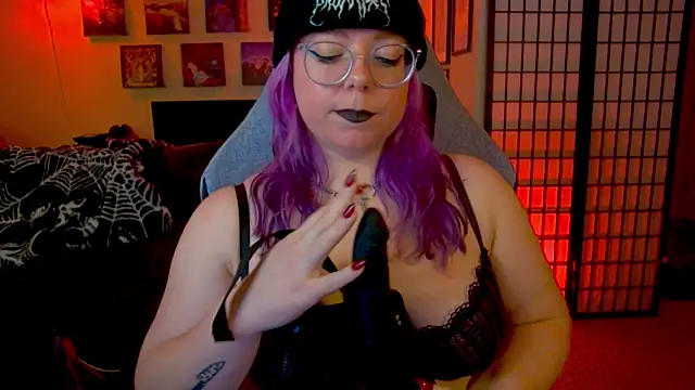 KiraSpitQueen's cam snapshot