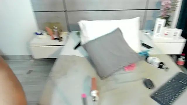 EmmaSmith2's cam snapshot