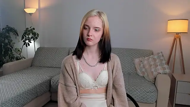 LishaSeirer's cam snapshot