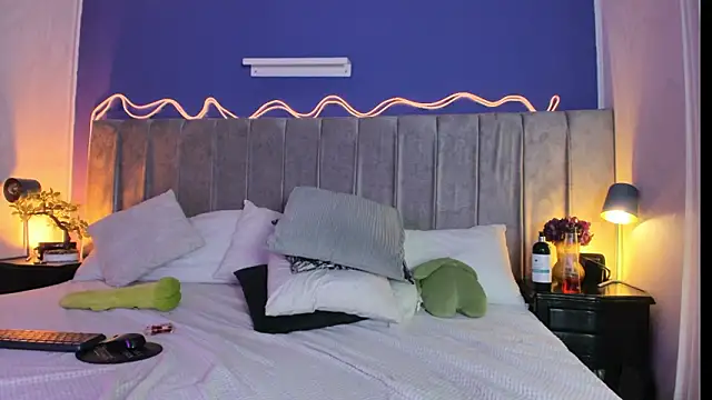 Aura_sun's cam snapshot