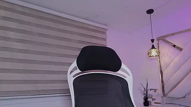 mia_gatesvg's cam snapshot