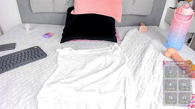 saray_reesee's cam snapshot