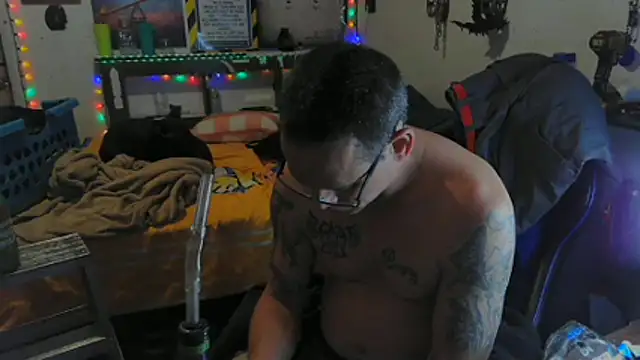 Buffshagswell live sex cam