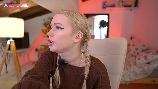 LexieLoree live sex cam