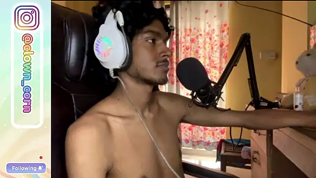 RavenKisses live sex cam