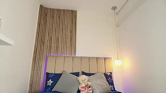 Alisson_Owen's cam snapshot