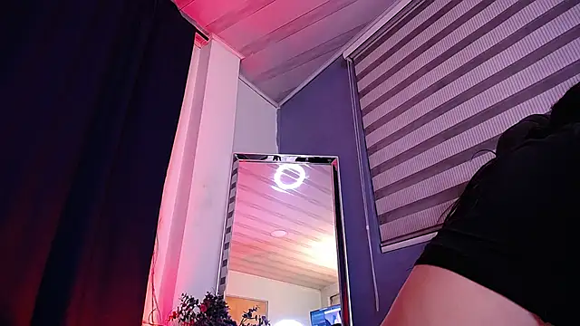 Emilyy05_'s cam snapshot