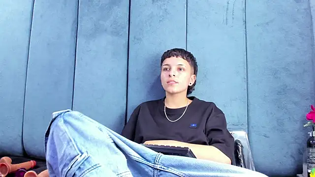 Megan_Thompson_'s cam snapshot