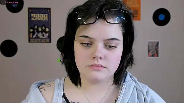 lika_pop's cam snapshot