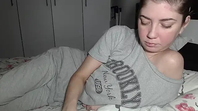 petite_danielle's cam snapshot