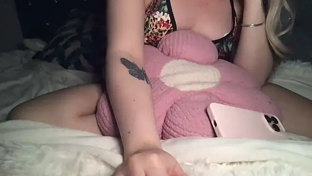 femmefatalebabe's cam snapshot