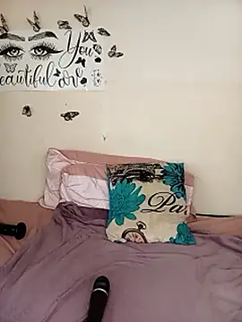 Young_Slut21's cam snapshot