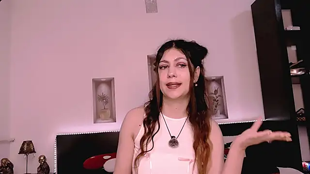 M1kaylaRaven's cam snapshot