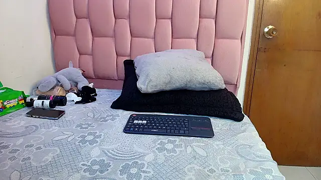 victoria_aphril's cam snapshot