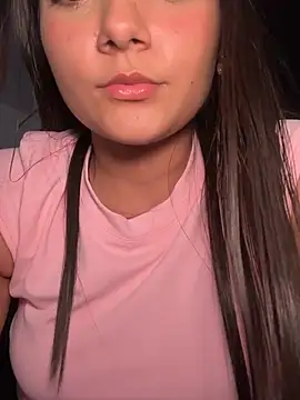 EmmiiGlow's cam snapshot