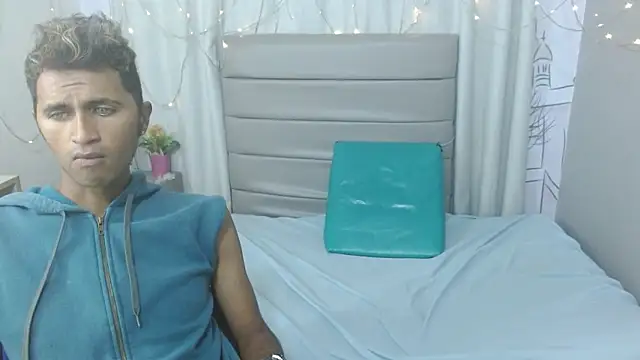 Cecilia_and_Carlos's cam snapshot