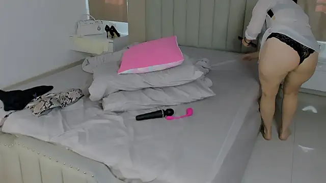 Juliamills's cam snapshot