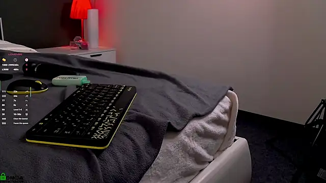 SaraHearts's cam snapshot