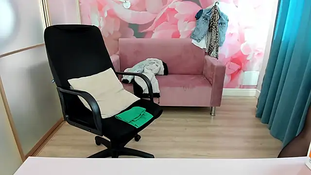 AlinaMoor's cam snapshot