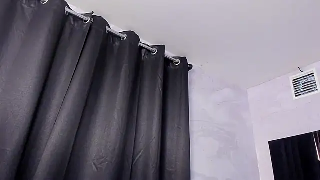 pervert_extrabigboobs's cam snapshot