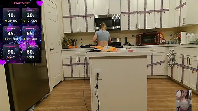 Blondiewithanass's cam snapshot