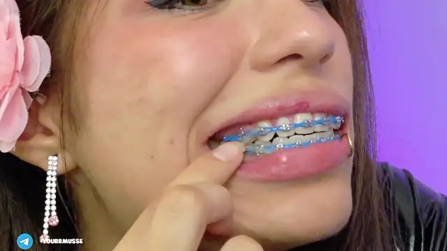 Yourrmuse_'s cam snapshot