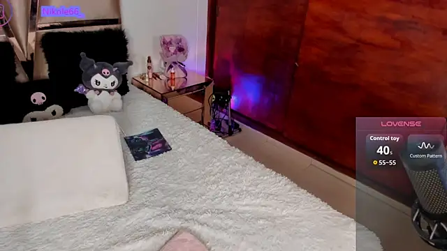 Nikole66_'s cam snapshot