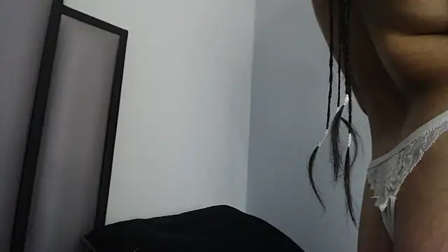 Lucy-23's cam snapshot