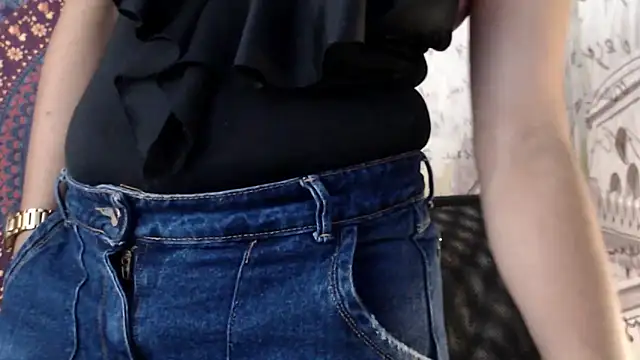 Lucyy_Naugthy's cam snapshot