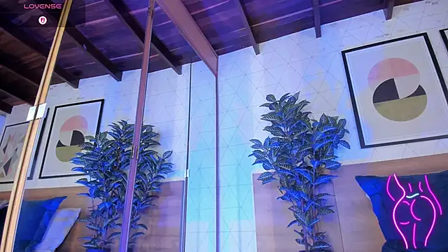 MiaKay1's cam snapshot