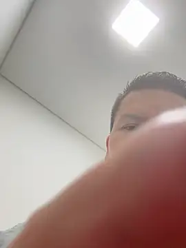 Manu0586 live sex cam