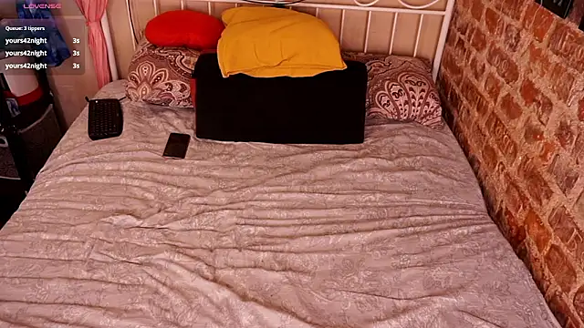 ass_gives live sex cam