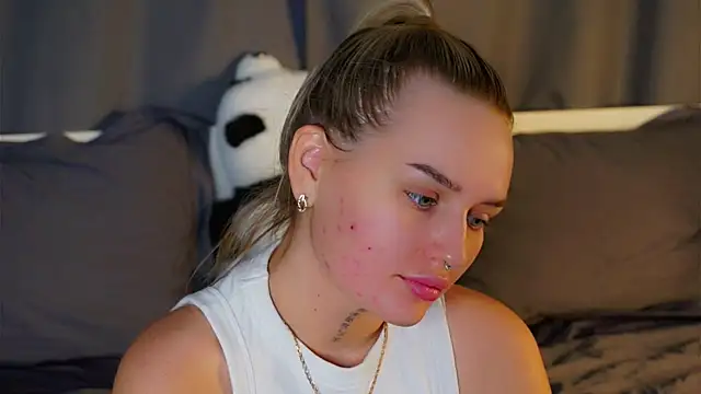 AmyLowe04's cam snapshot