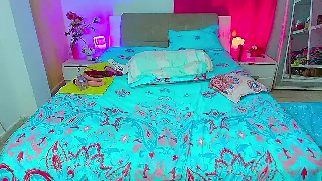 Kendralove31xxx's cam snapshot